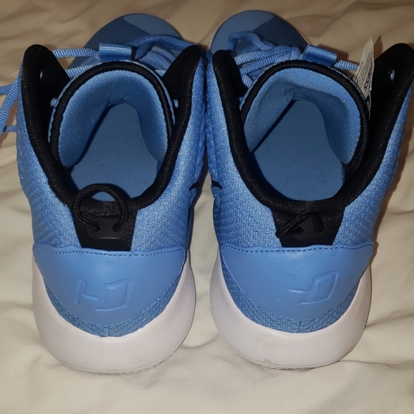 NEW Nike Hyperdunk 2018 Basketball Shoes - Picture 3 of 6